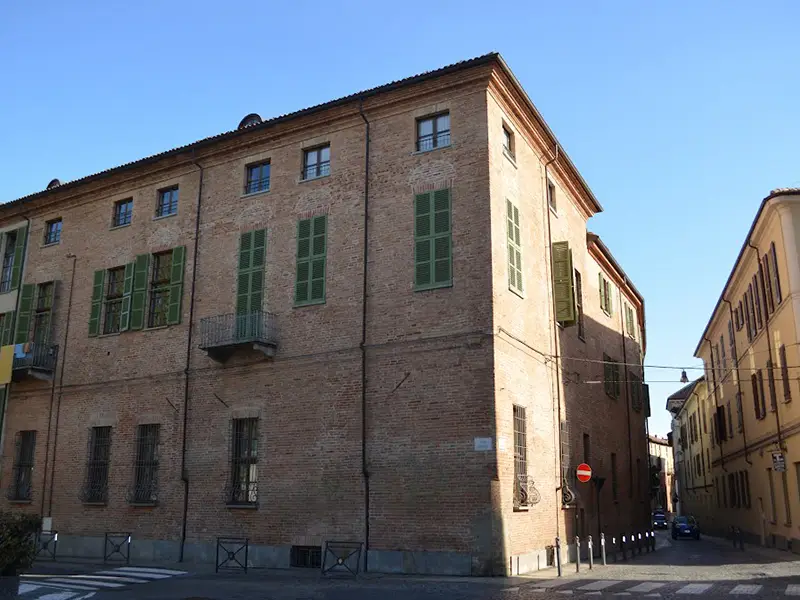 Le bâtiment a été érigé au XIVe siècle.